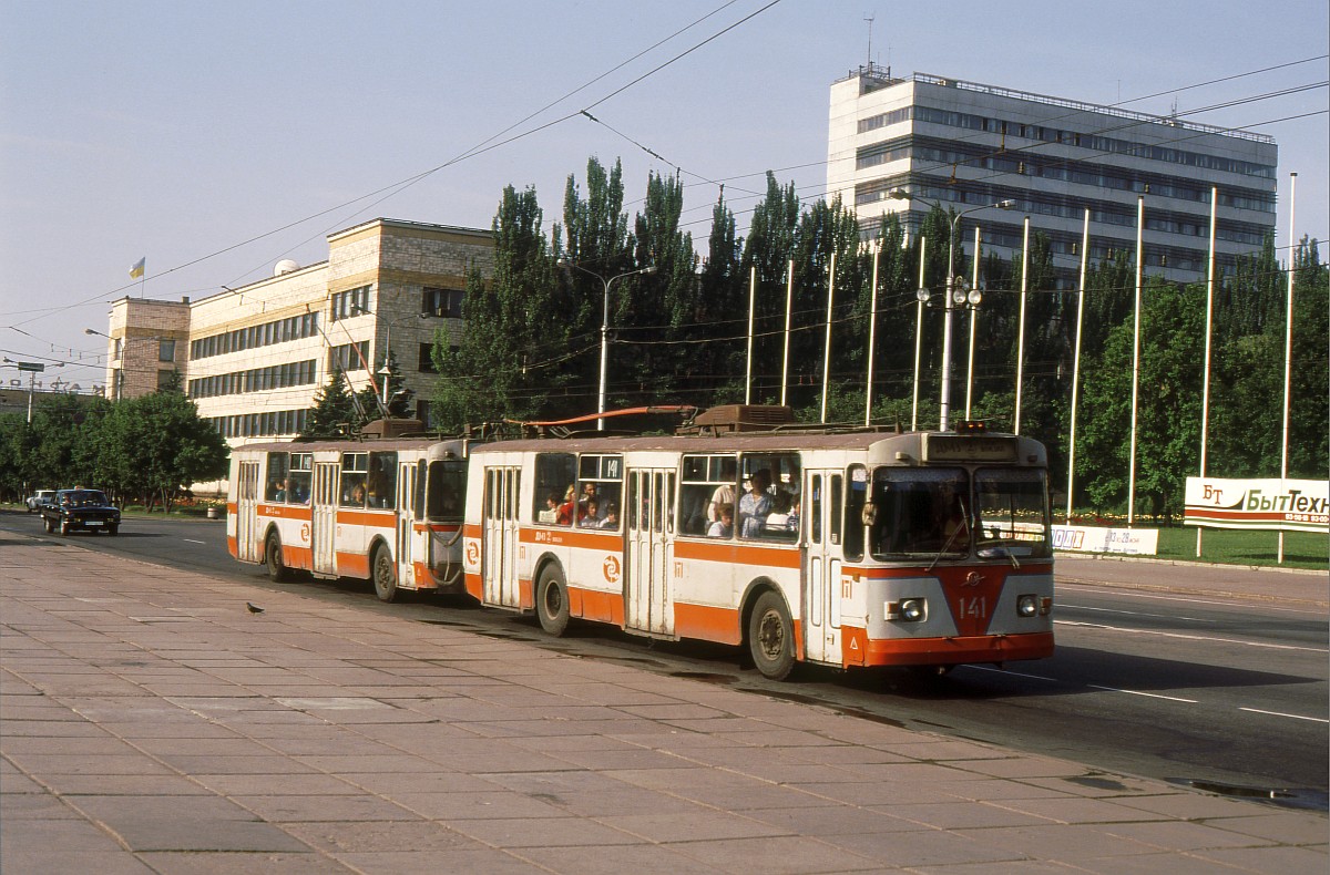 Донецк, ЗиУ-682В [В00] № 141; Донецк — Фотографии Matti и Томаса Фишера — 06.1992