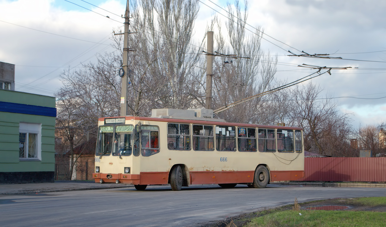 Krywyj Rih, YMZ Т2 mod. 7 Nr. 666