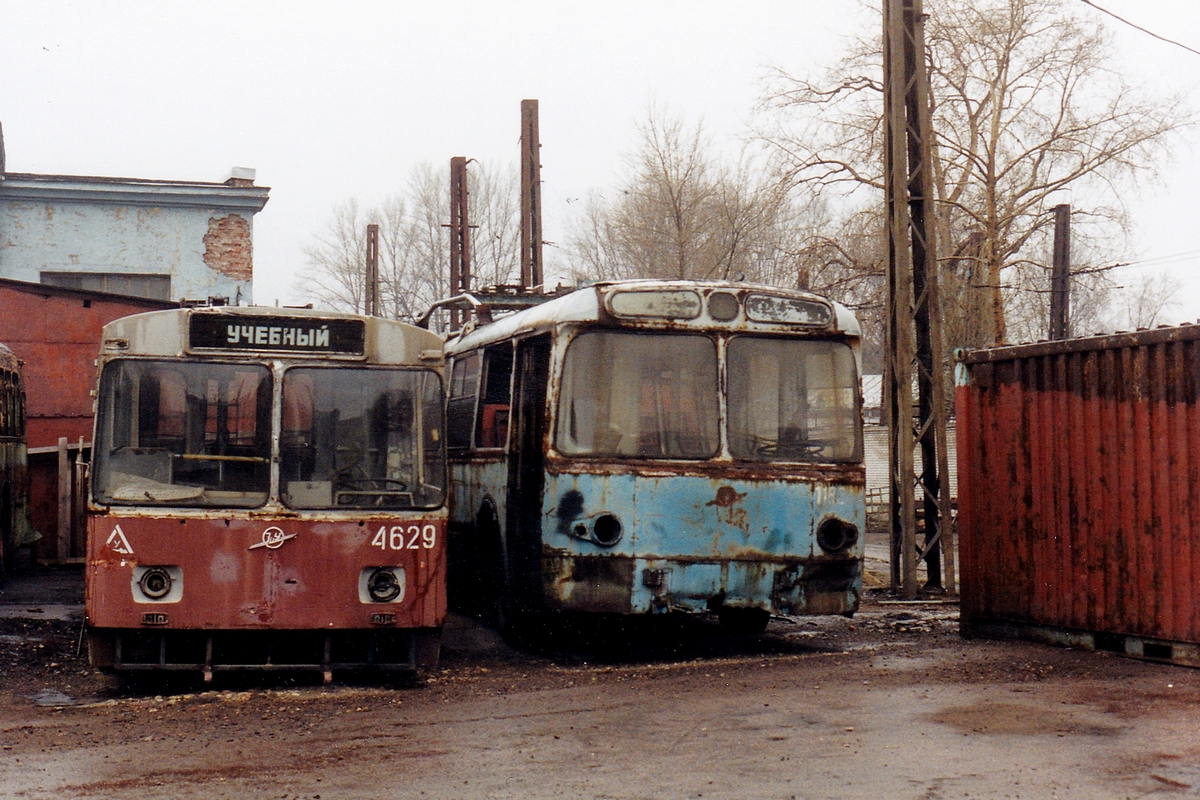 Санкт-Петербург, ЗиУ-682УА № 4629; Санкт-Петербург, ЗиУ-5Г № 1183 Санкт-Петербург, ЗиУ-682УА № 4629; Санкт-Петербург, ЗиУ-5Г № 1183