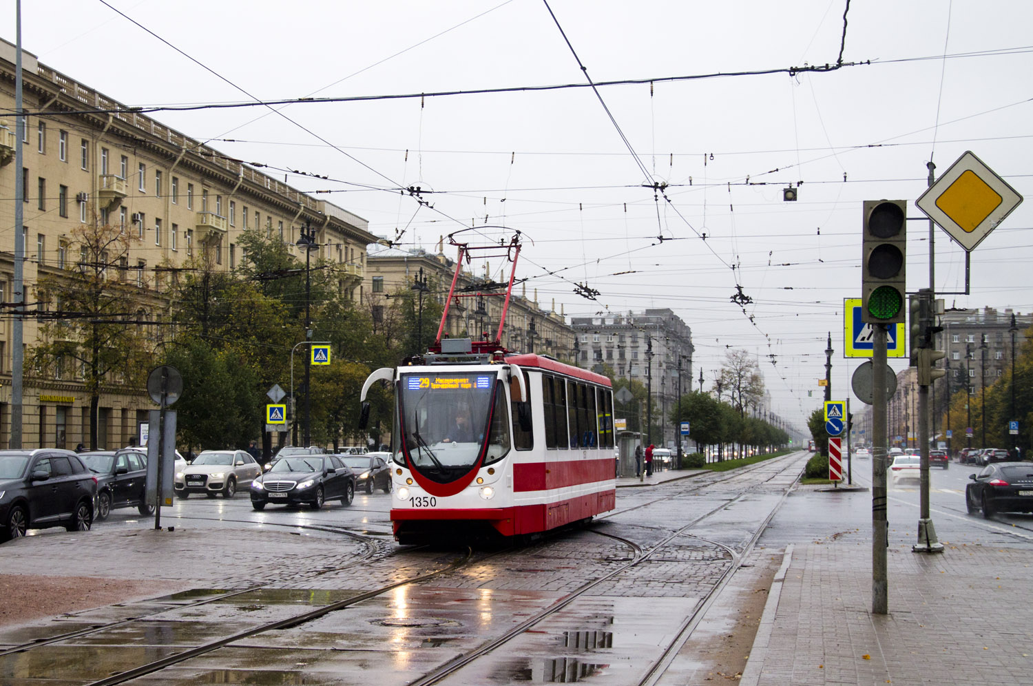 Санкт-Петербург, 71-134А (ЛМ-99АВН) № 1350 Санкт-Петербург, 71-134А (ЛМ-99АВН) № 1350