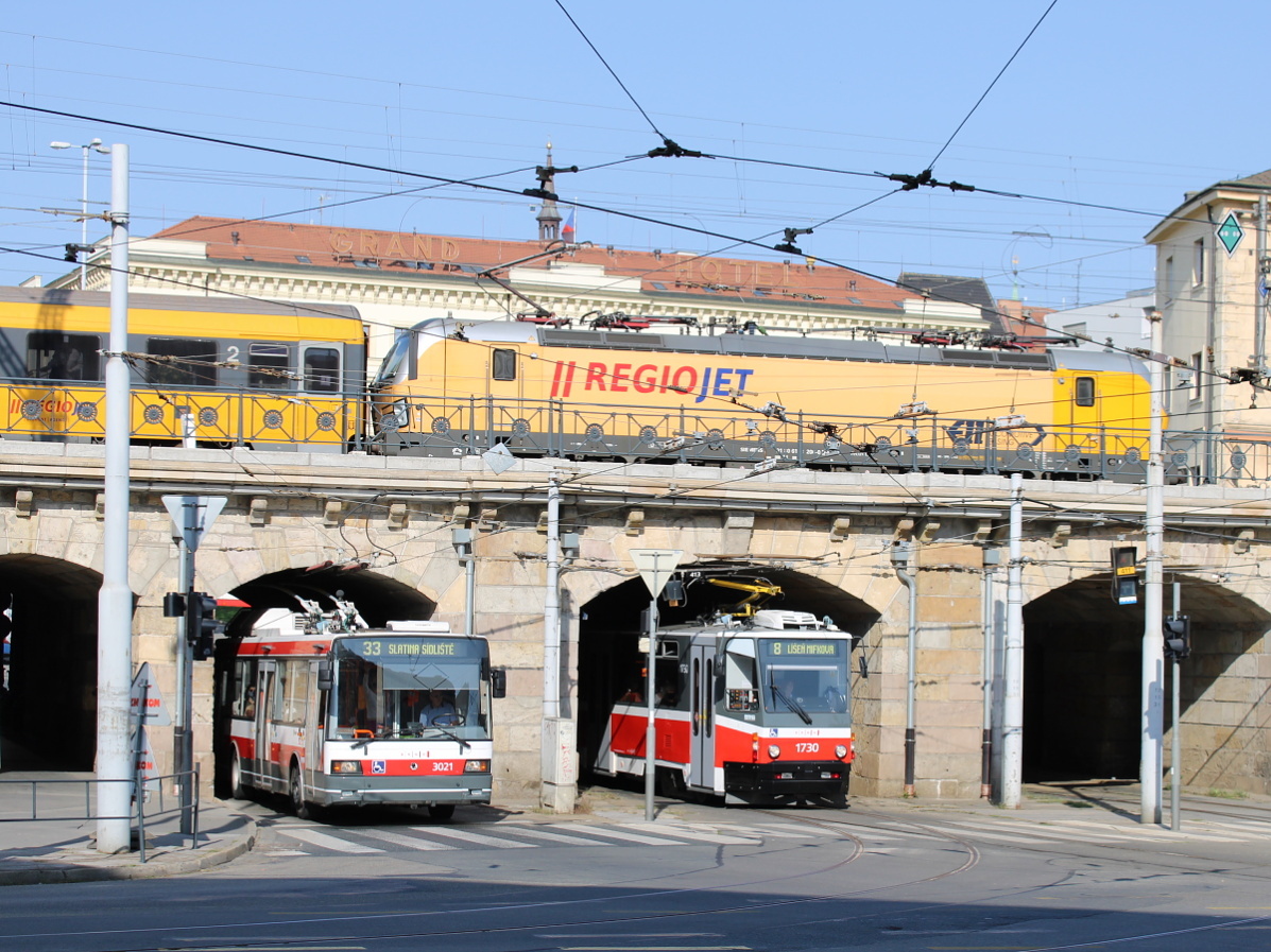 Брно, Škoda 21Tr № 3021; Брно, Tatra KT8D5N № 1730