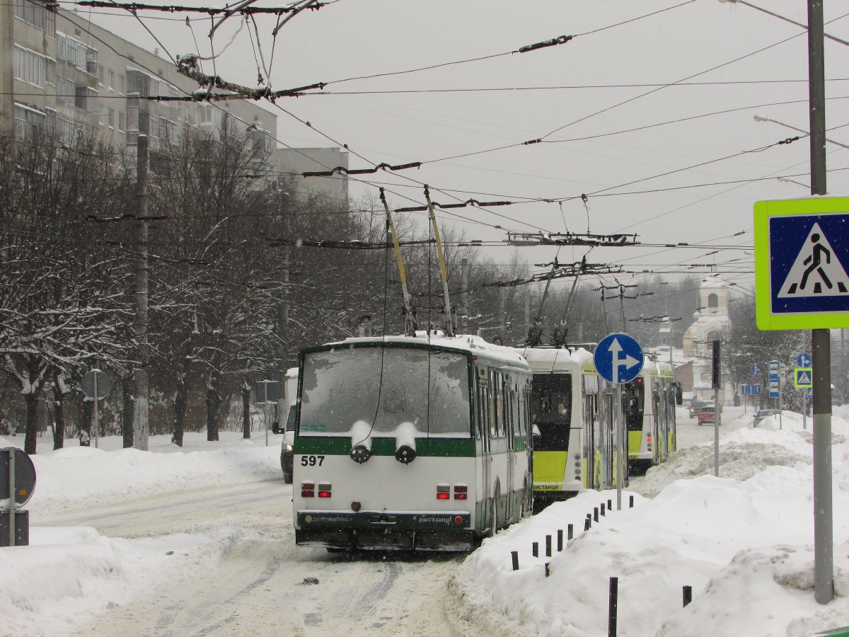 Львов, Škoda 14TrM № 597