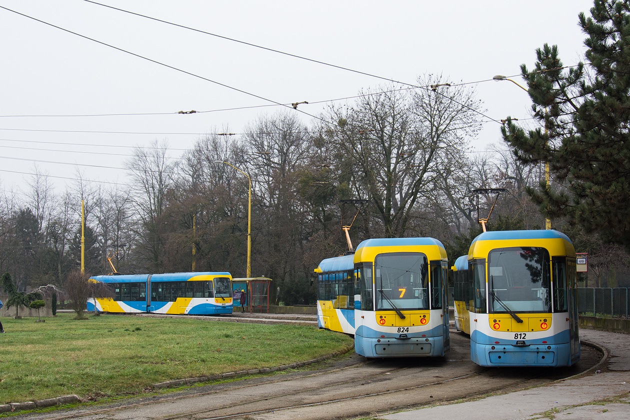 Кошице, Vario LF2+ № 812; Кошице, Vario LF2+ № 824 Кошице, Vario LF2+ № 812; Кошице, Vario LF2+ № 824