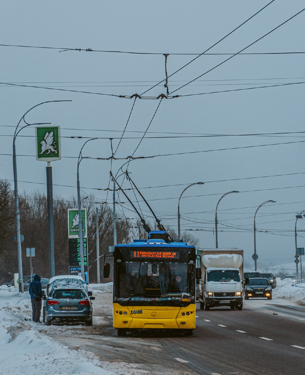 Киев, LAZ E301D1 № 1608