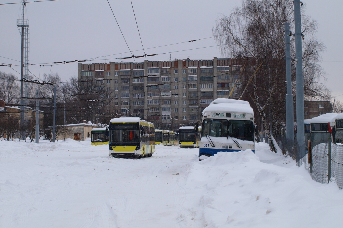 Львов, Electron T19102 № 166; Львов, ЛАЗ-52522 № 041
