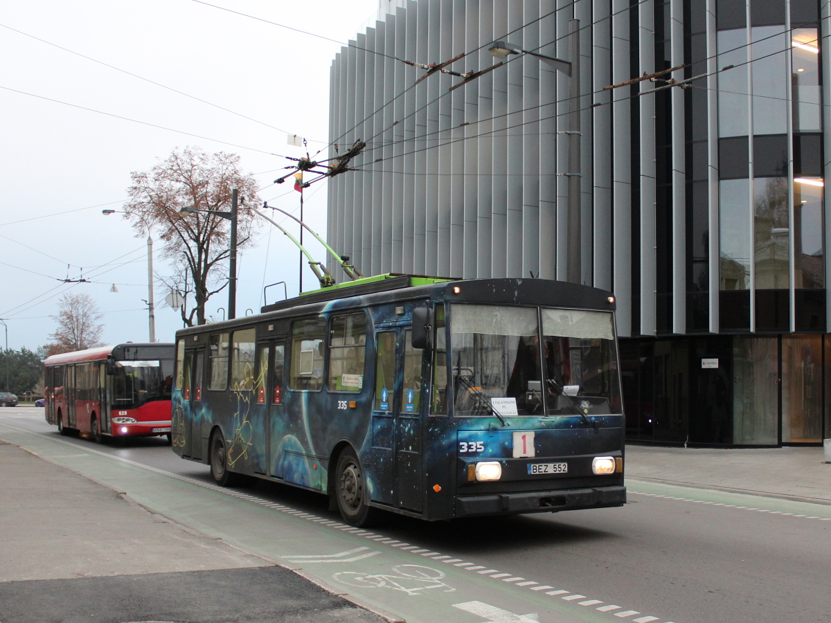 Каунас, Škoda 14Tr01 № 335