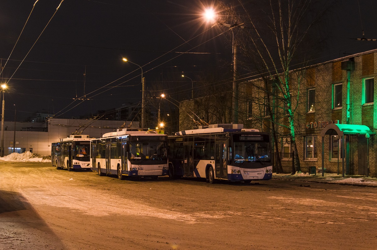 Saint-Petersburg, VMZ-5298.01 (VMZ-463) č. 6812; Saint-Petersburg, VMZ-5298.01 “Avangard” č. 6834