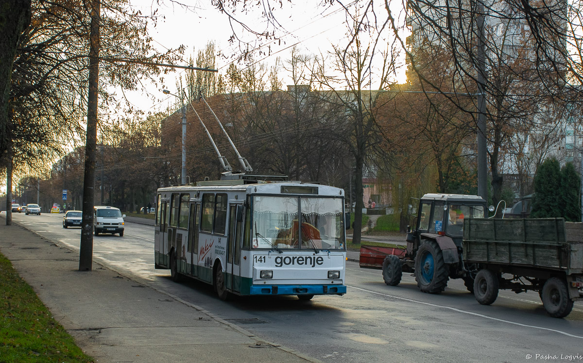 Ровно, Škoda 14Tr01 № 141