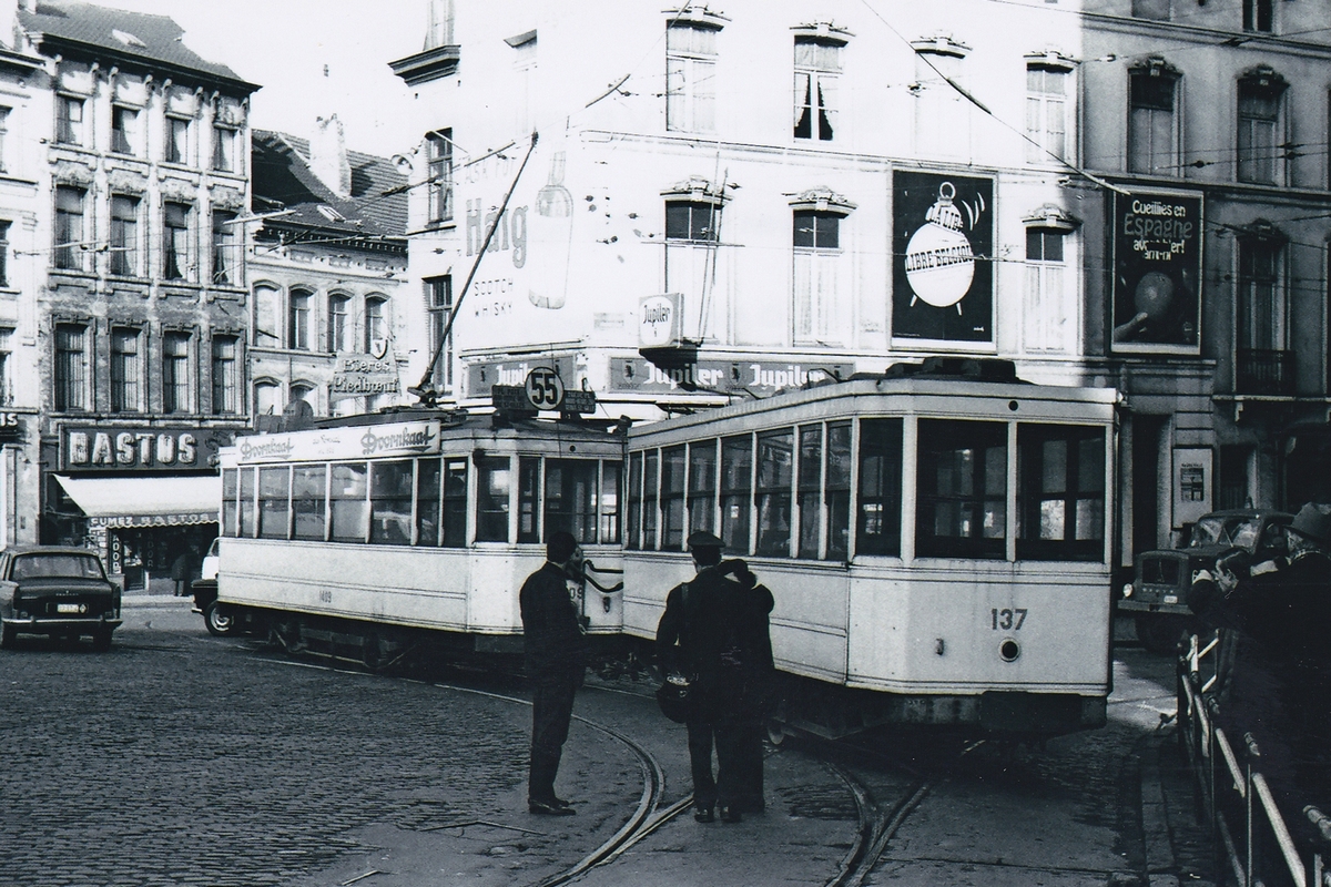 布鲁塞尔, T. B. Standard trailer car # 137; 布鲁塞尔 — Incidents / Accidents; 布鲁塞尔 — Old photos MIVB / STIB