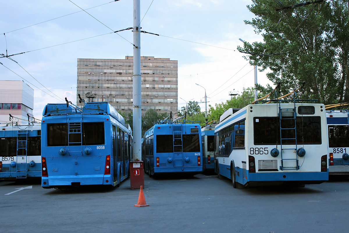 Moskva, SVARZ-MAZ-6235.00 č. 8865