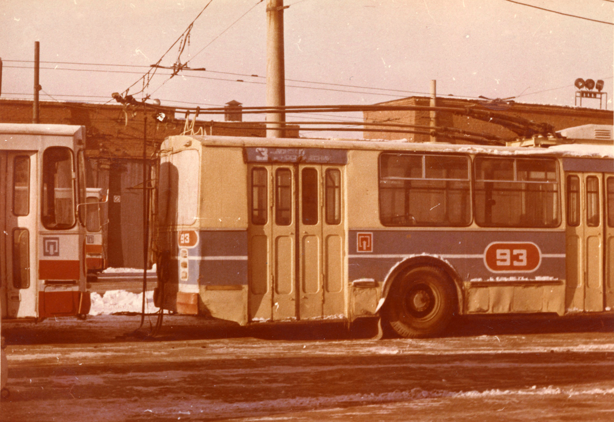Омск, ЗиУ-682В № 93