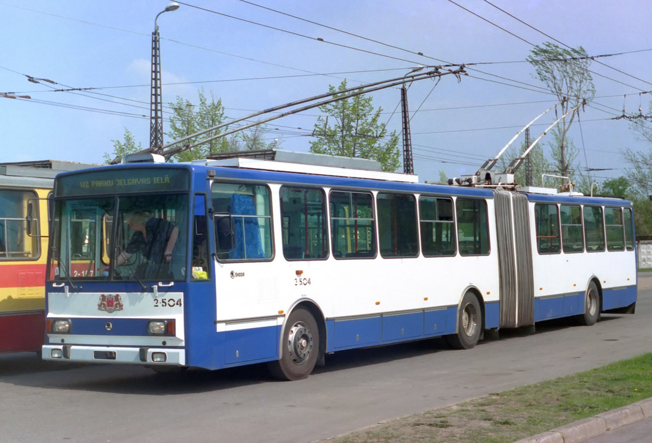 Рига, Škoda 15Tr13/6M № 2-504