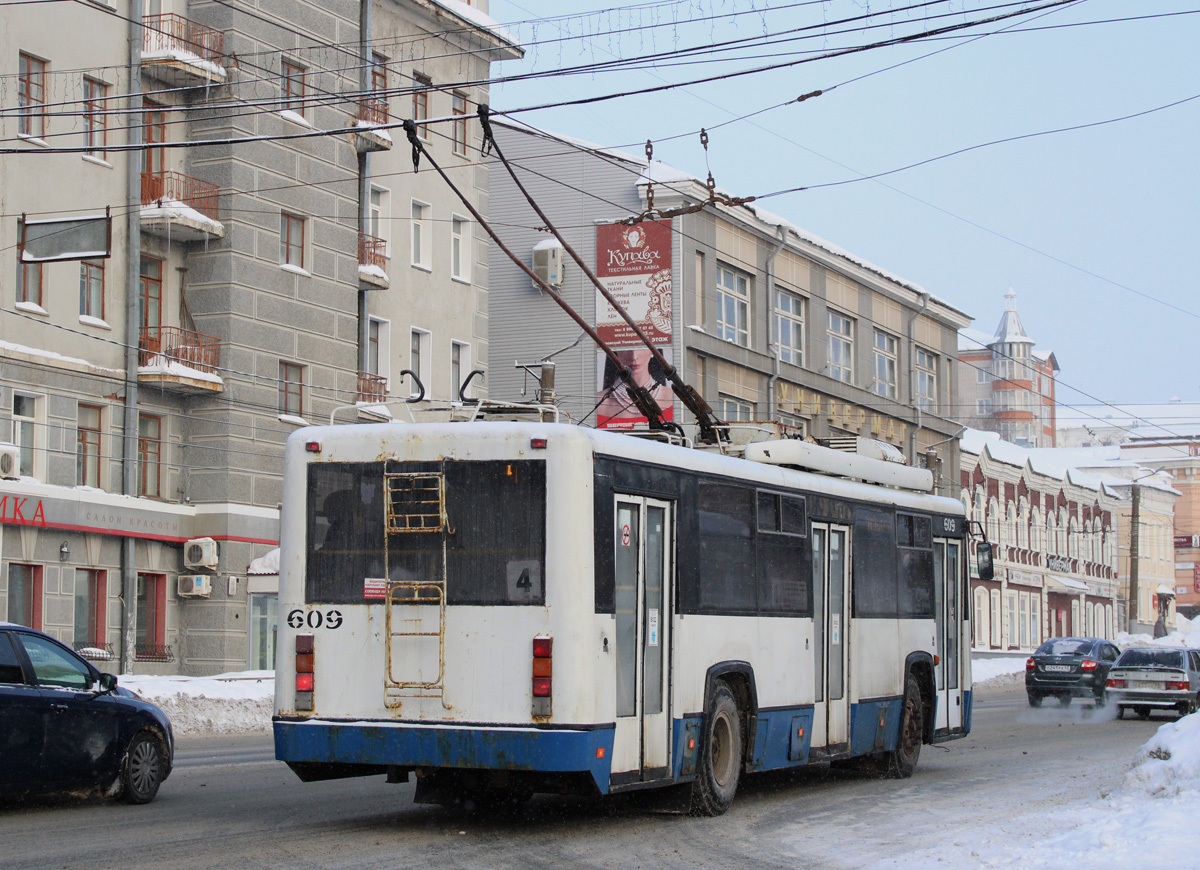 Киров, БТЗ-52768А № 609