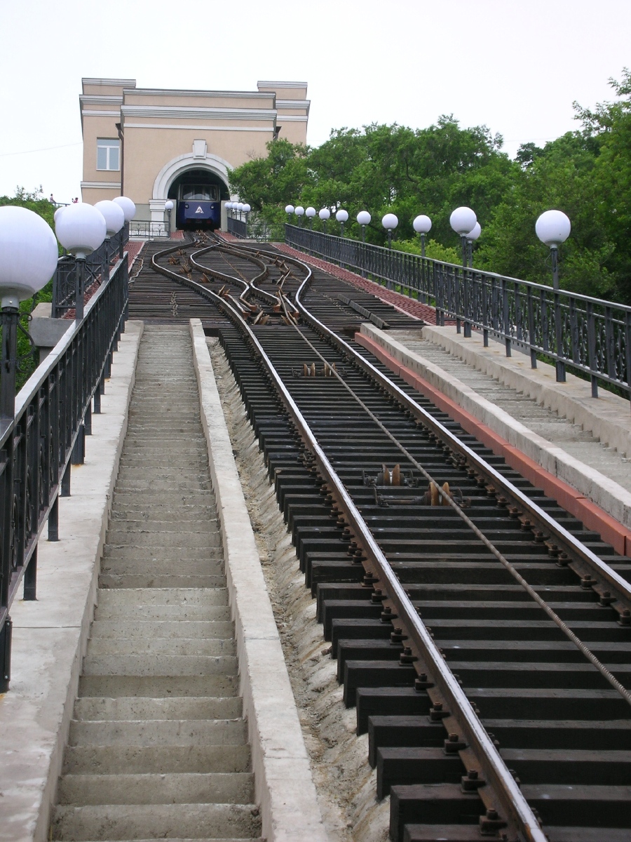 Владивосток, ЛВРЗ-1 № 1; Владивосток — Фуникулёр