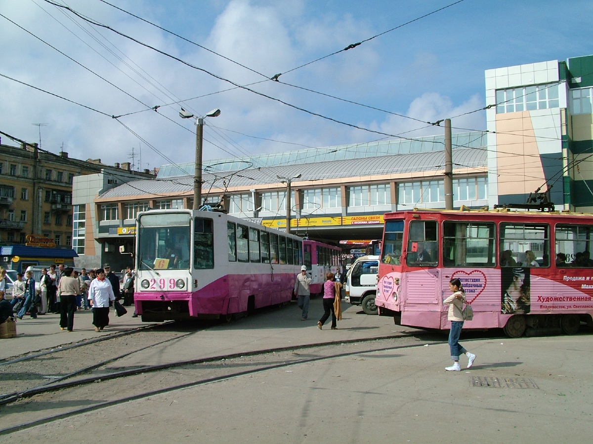 Vlagyivosztok, 71-608K — 299; Vlagyivosztok, 71-608K — 300; Vlagyivosztok, 71-605A — 287