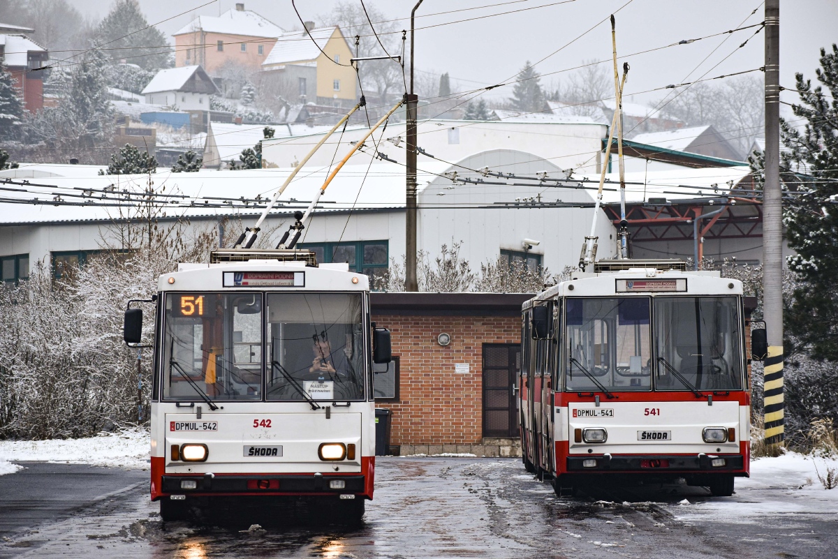 Усти-над-Лабем, Škoda 15Tr08/6 № 542; Усти-над-Лабем, Škoda 15Tr08/6 № 541