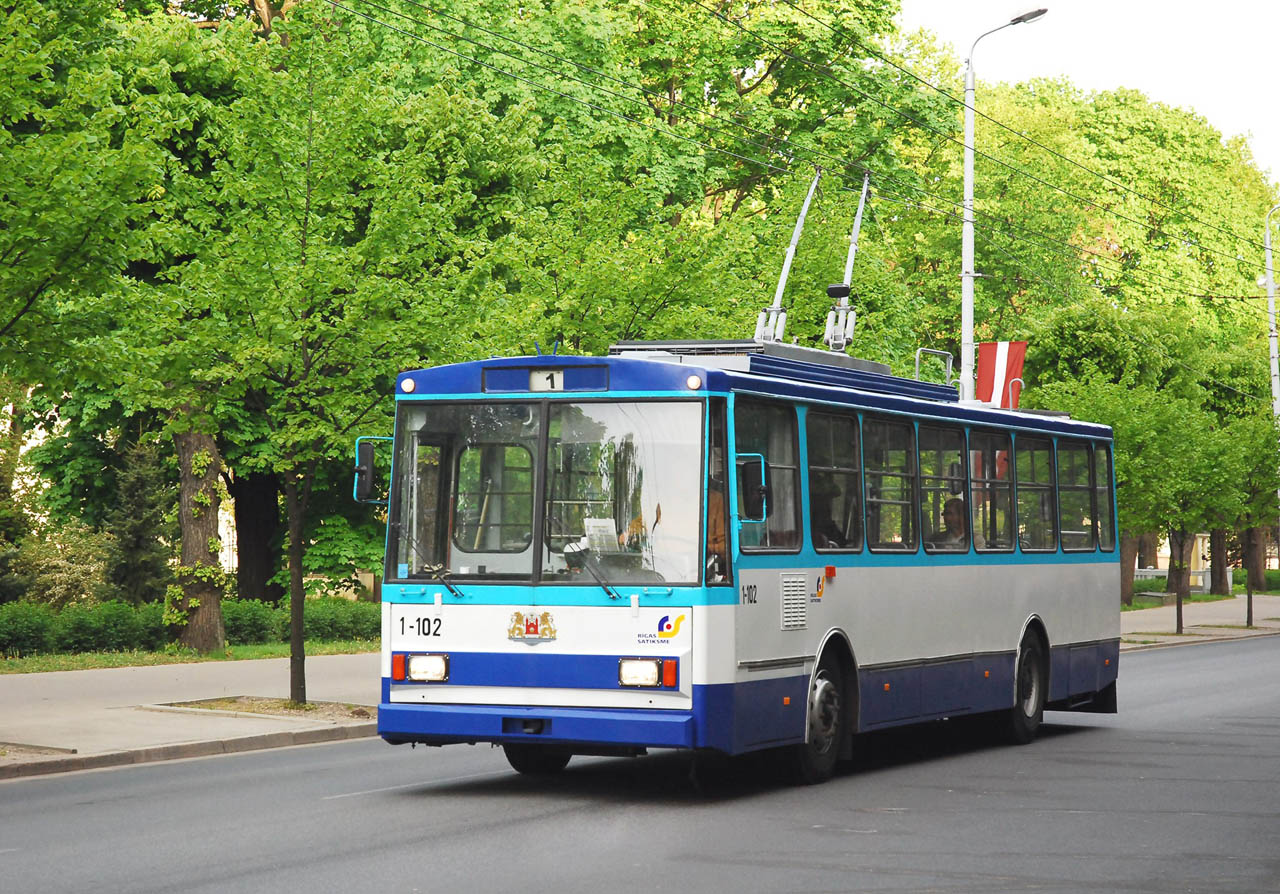 Рига, Škoda 14Tr89/6 № 1-102