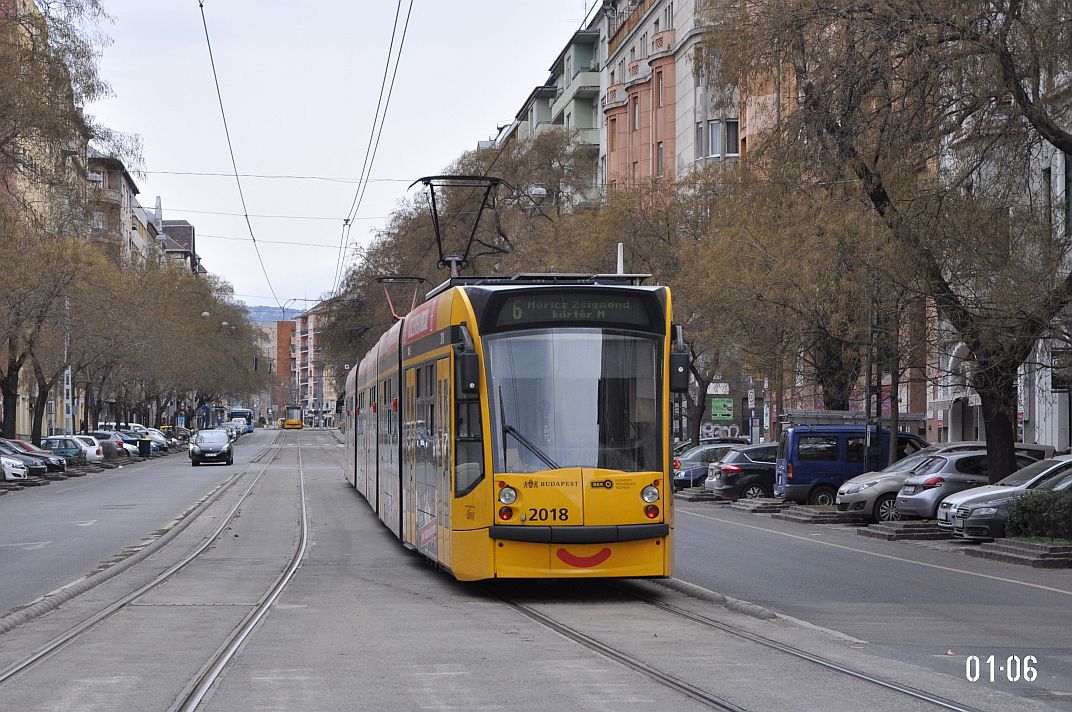 Будапешт, Siemens Combino Supra NF12B № 2018