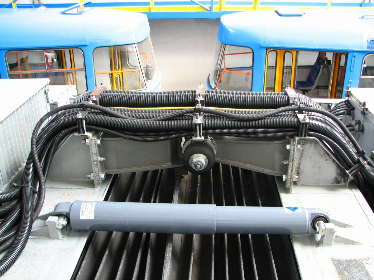 Острава, Škoda 03T2 Astra № 1207; Оборудование электротранспорта — Разное Острава, Škoda 03T2 Astra № 1207; Оборудование электротранспорта — Разное