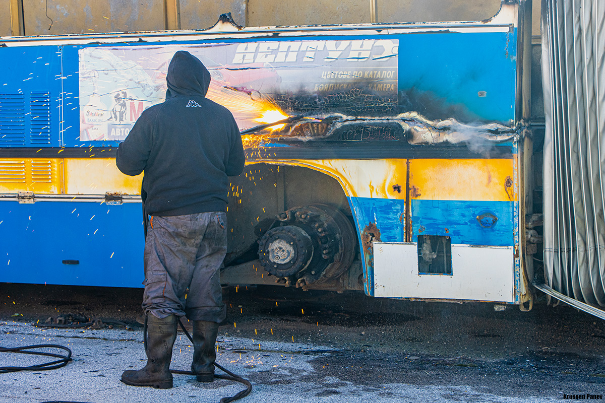 Враца, Ikarus 280.92 № 116; Враца — Бракуване на старите тролейбуси — Март 2021  • Утилизация старых троллейбусов — март 2021 г.