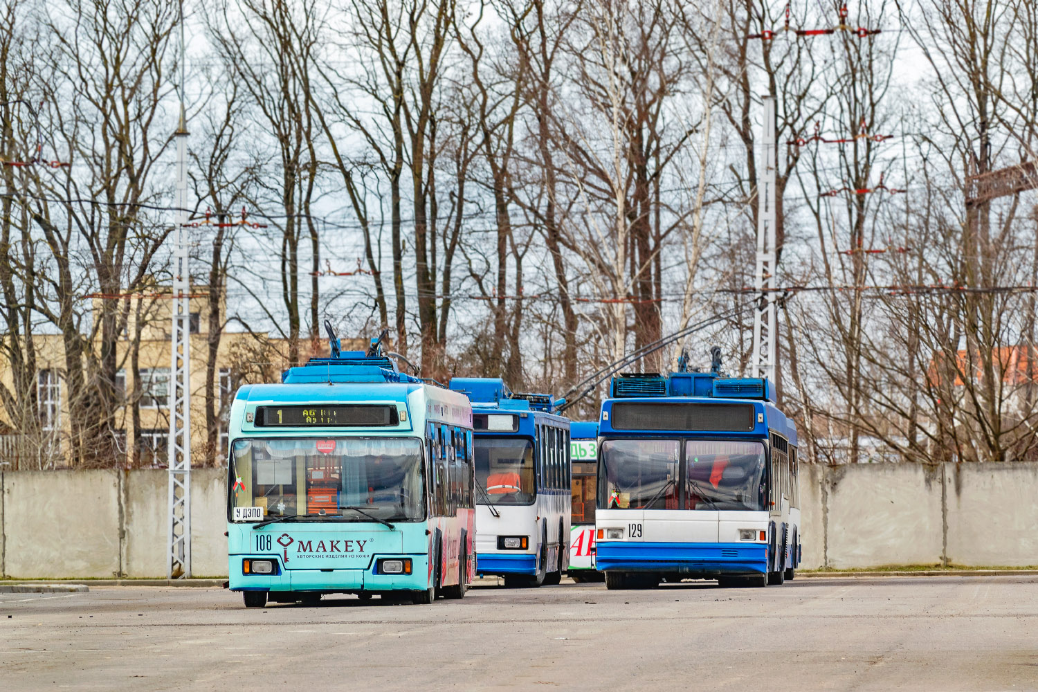 Брест, БКМ 32102 № 108; Брест, БКМ 221 № 129