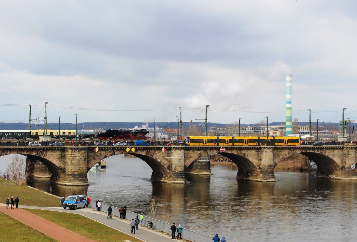 Dresden — Trams and bridges