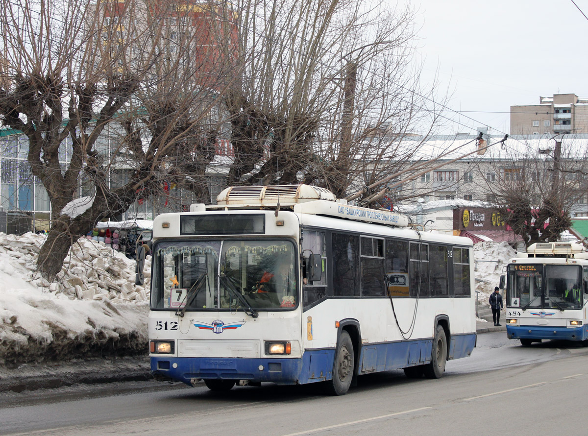 Киров, БТЗ-52764Р № 512