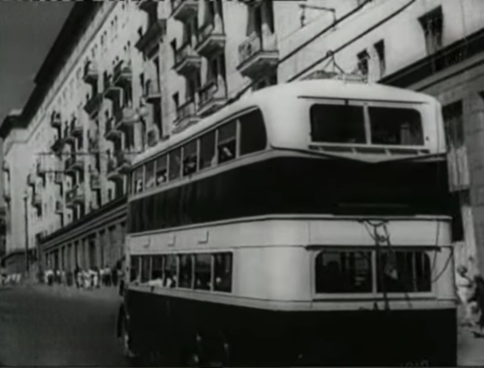 Москва, ЯТБ-3 № 1010; Москва — Исторические фотографии — Двухэтажные троллейбусы (1937-1953); Москва — Троллейбусы в кинофильмах