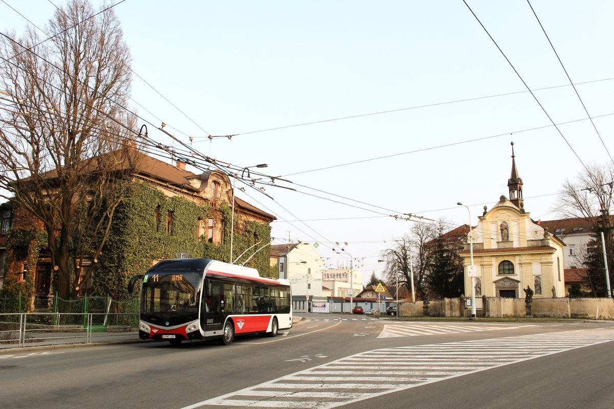 Пардубице, Škoda 32Tr SOR № 425; Пардубице — Линии и инфраструктура / Tratě a infrastruktura