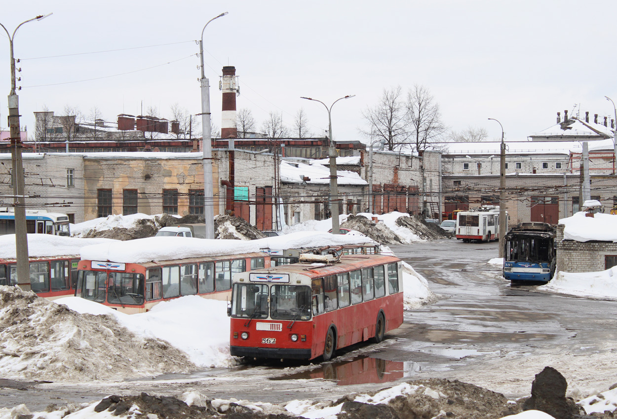 Киров, ЗиУ-682Г (СЗТМ) № 562; Киров — Разные фотографии