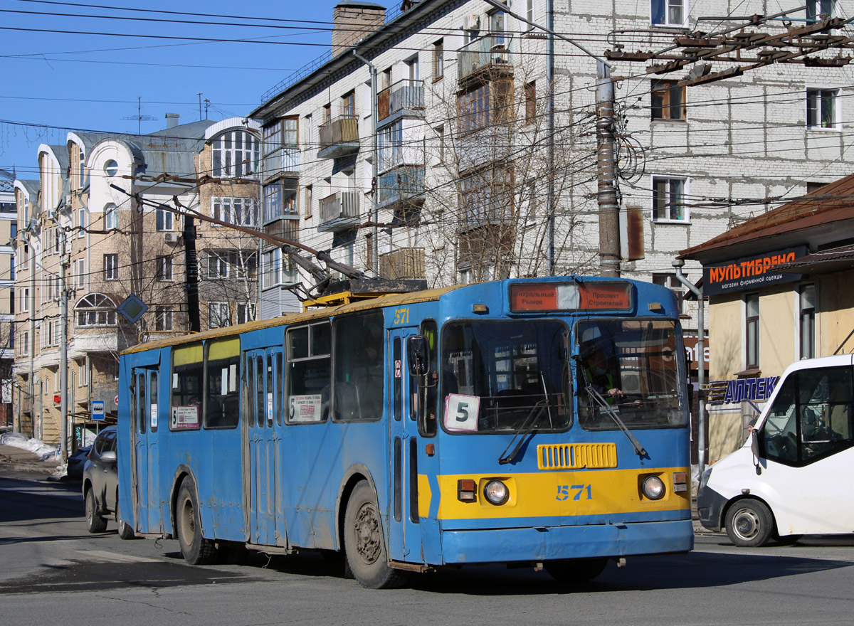 Киров, ЗиУ-682Г (СЗТМ) № 571
