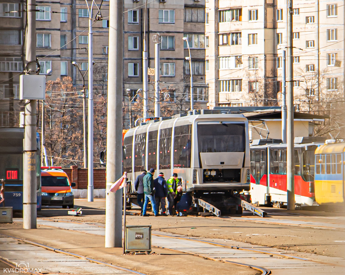 Киев, Electron T5B64 № 811