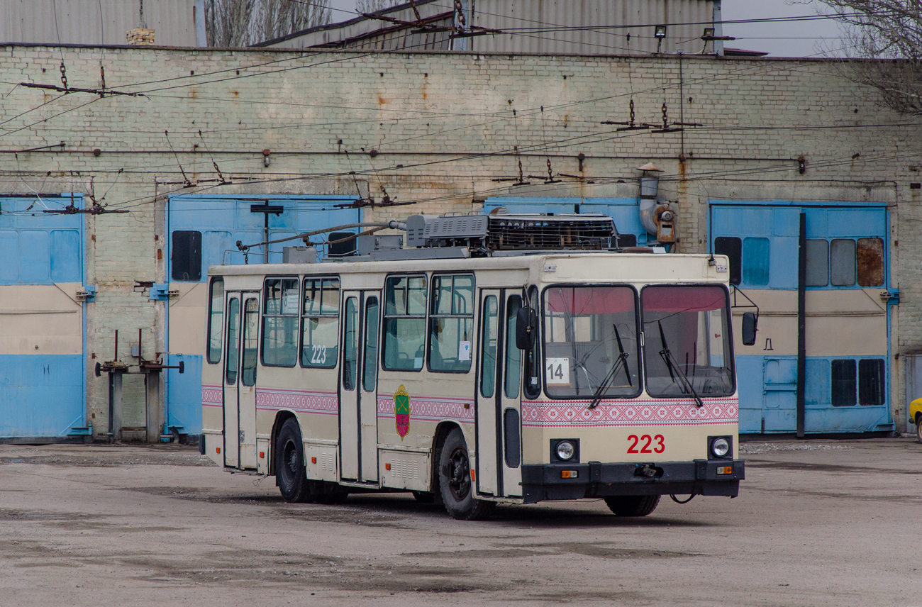 Запорожье, ЮМЗ Т2 № 223