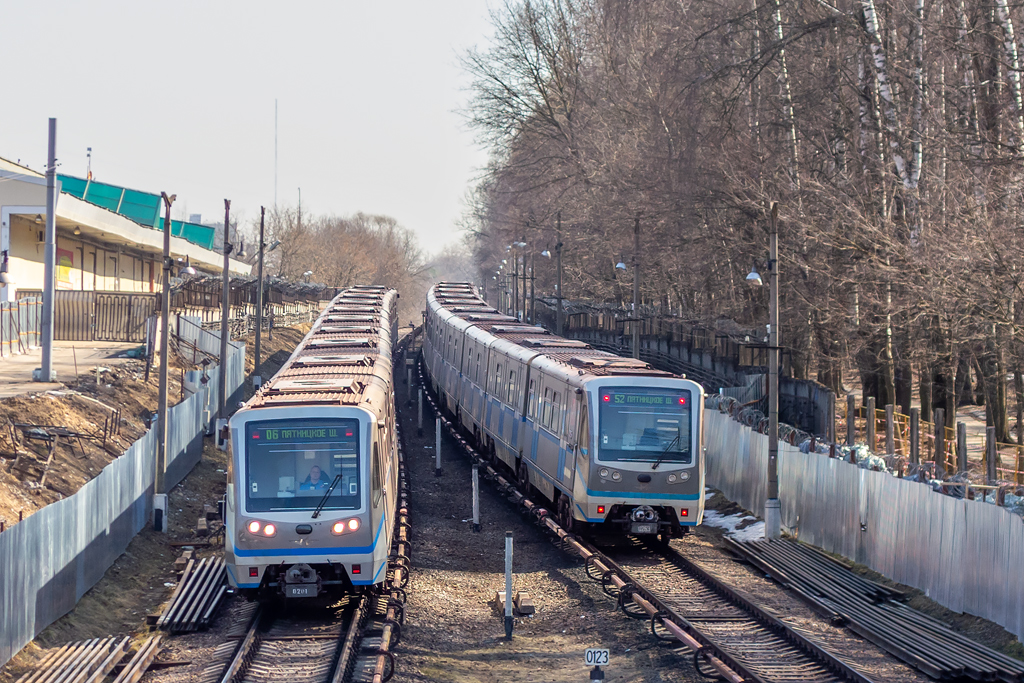 Moskva, 81-740.4 “Rusich” č. 0201; Moskva, 81-740.4 “Rusich” č. 0263