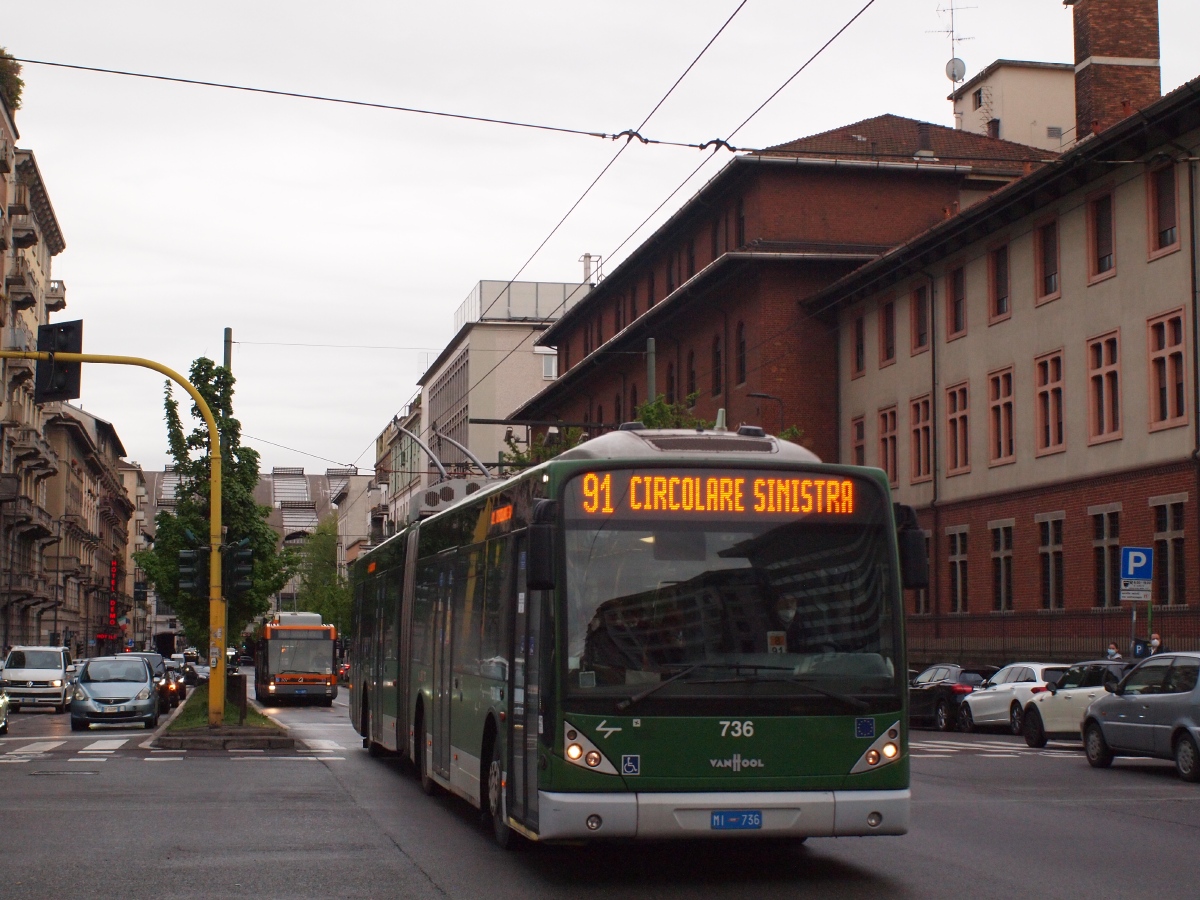 Милан, Van Hool AG 300T № 736