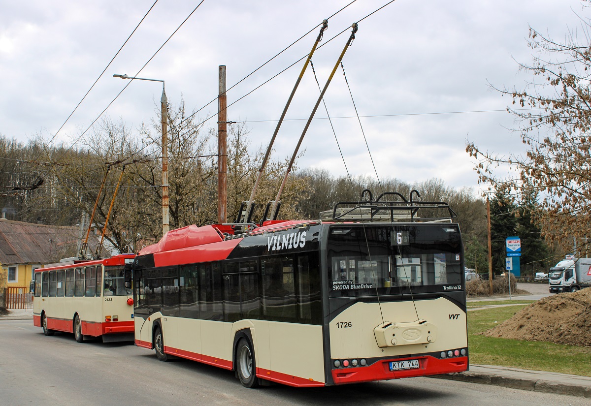 Вильнюс, Solaris Trollino IV 12 Škoda № 1726; Вильнюс, Škoda 14Tr10/6 № 2122