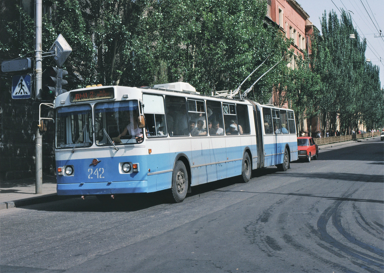 Донецк, ЗиУ-683Б [Б00] № 242; Донецк — Фотографии Matti и Томаса Фишера — 06.1992
