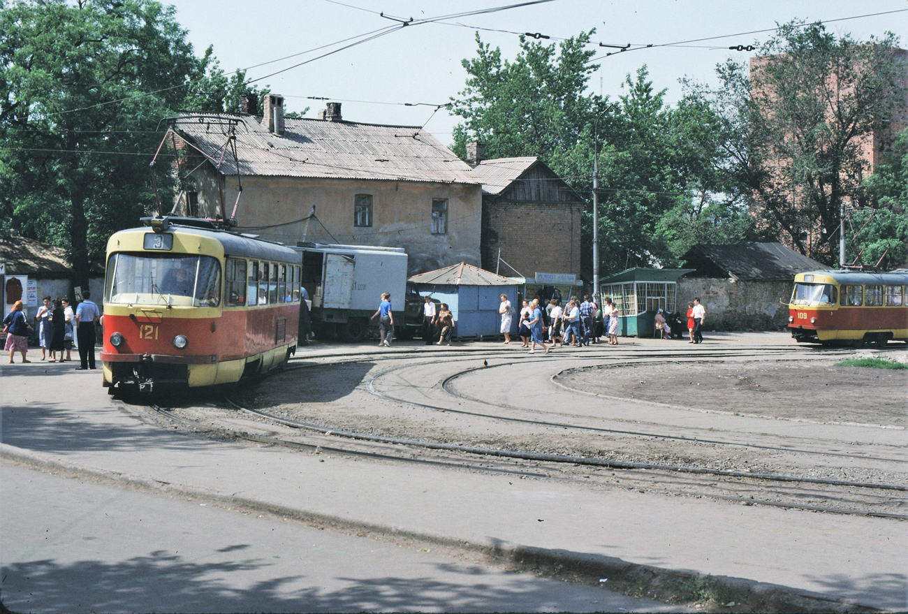 Donezk, Tatra T3SU Nr. 121; Donezk — Photos by Matti and Thomas Fischer — 06.1992