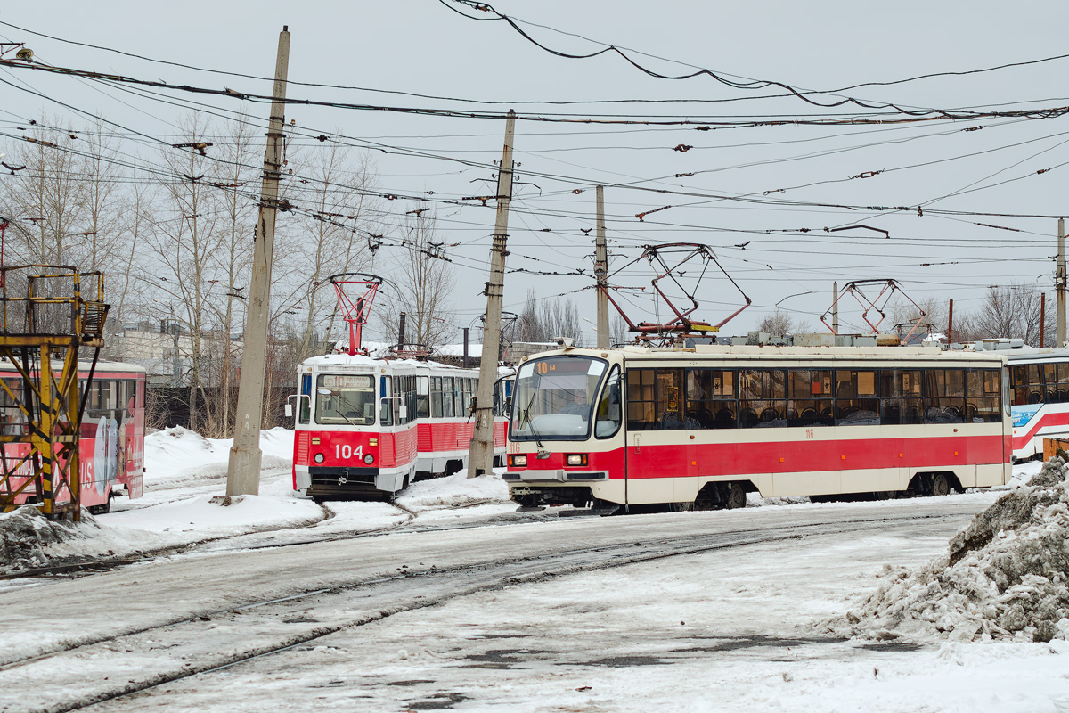 Нижний Тагил, 71-605А № 104; Нижний Тагил, 71-405-11 № 116 Нижний Тагил, 71-605А № 104; Нижний Тагил, 71-405-11 № 116