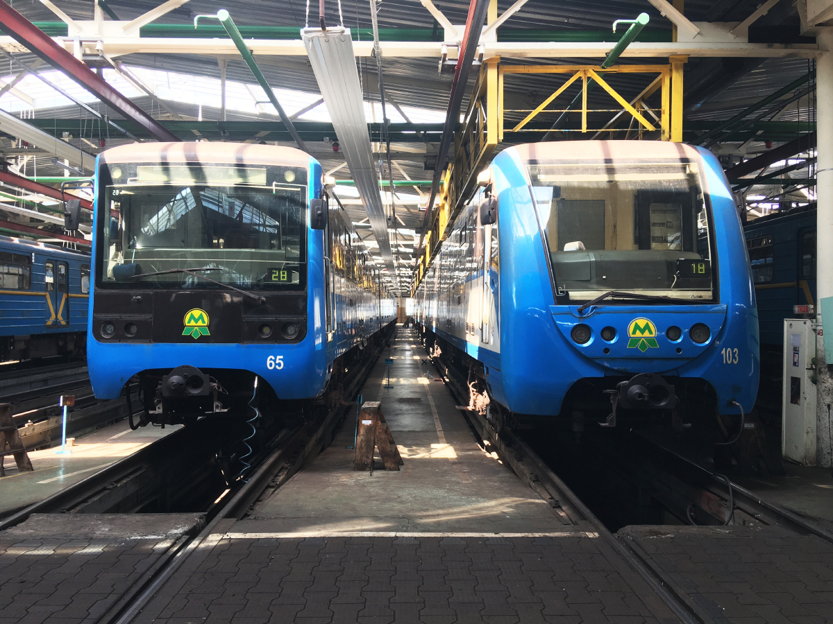 Kijiva, 81-7021 № 21001; Kijiva, 81-7021 № 21006; Kijiva — Metro — Vehicles — Types 81-7021/7022
