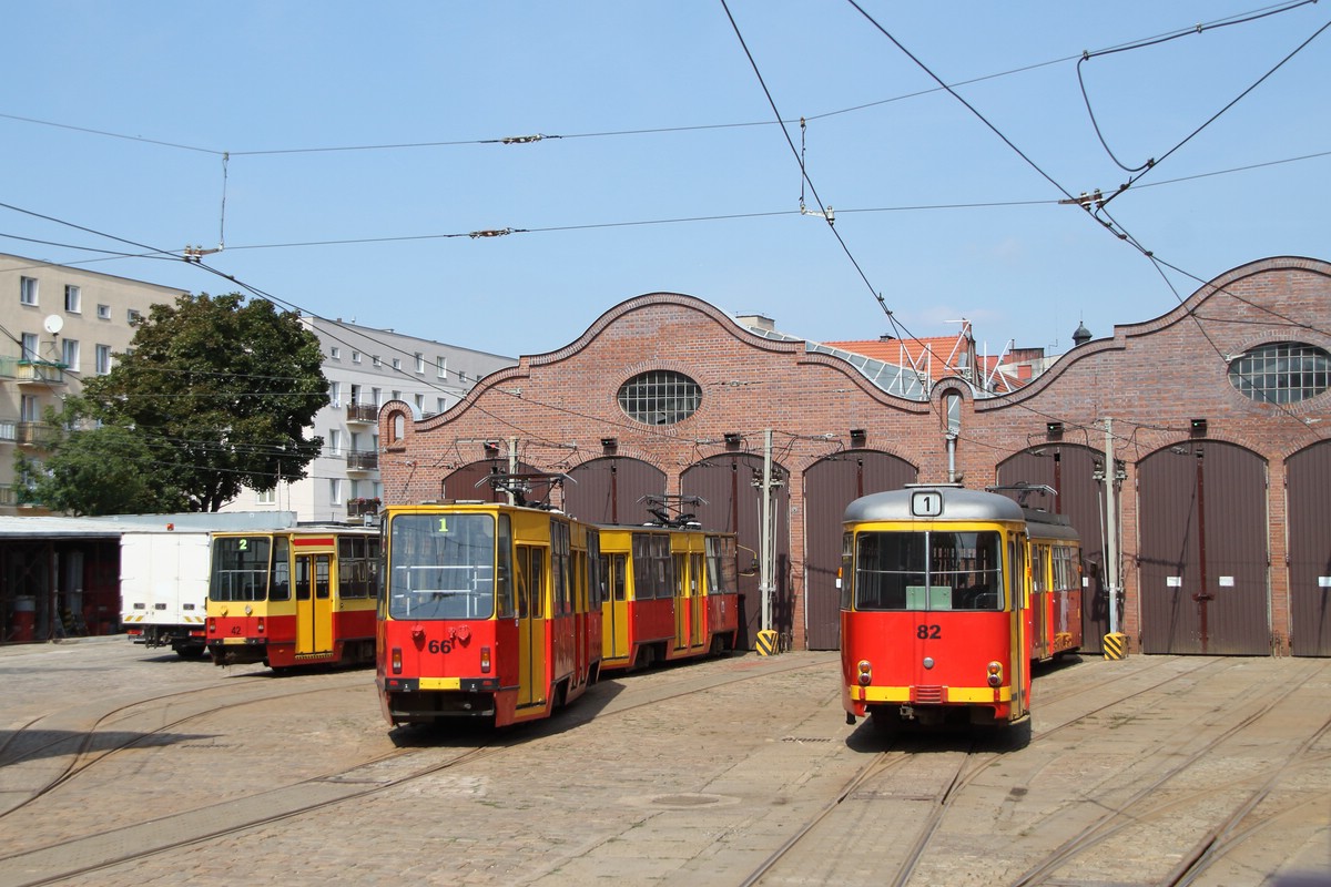 Grudziądz, Duewag GT8 Nr. 82; Grudziądz, Konstal 805Nb Nr. 66 Grudziądz, Duewag GT8 Nr. 82; Grudziądz, Konstal 805Nb Nr. 66
