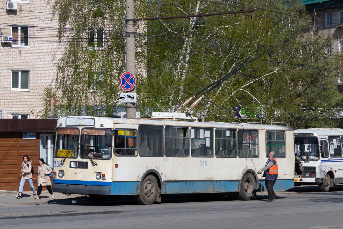 Балаково, ЗиУ-682Г-016 (018) № 258; Балаково — Разные фотографии Балаково, ЗиУ-682Г-016 (018) № 258; Балаково — Разные фотографии