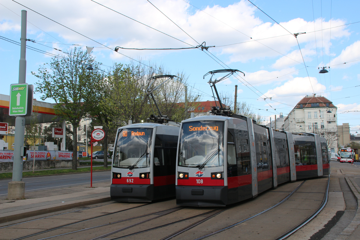 Wien, Siemens ULF-B # 692; Wien, Siemens ULF-A1 # 108 Wien, Siemens ULF-B # 692; Wien, Siemens ULF-A1 # 108