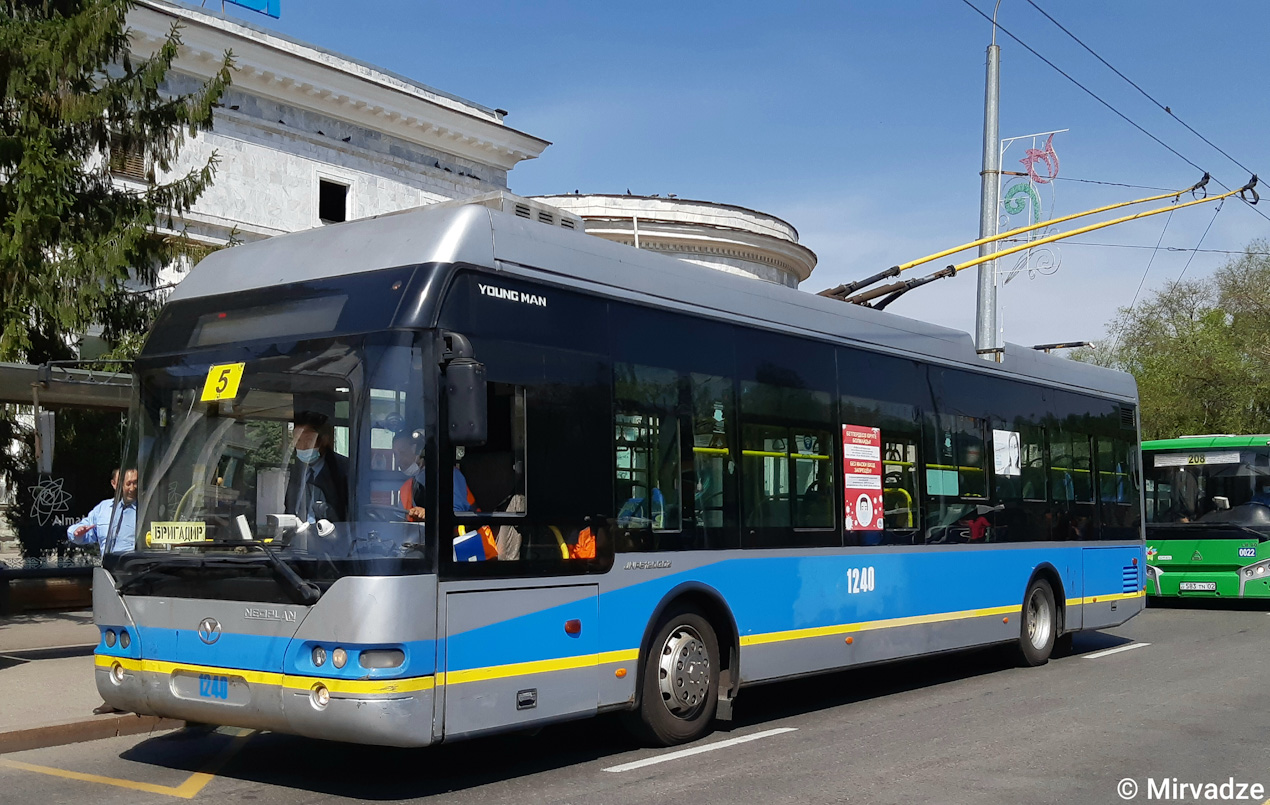 Алматы, YoungMan JNP6120GDZ (Neoplan Kazakhstan) № 1240