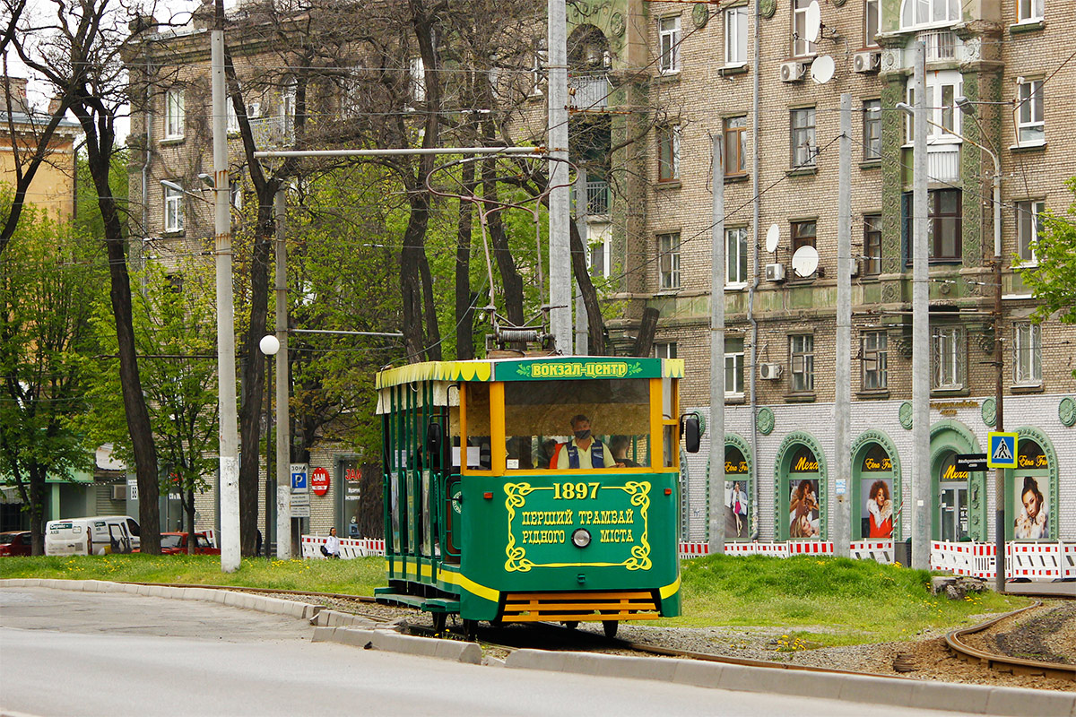 第聂伯罗, 2-axle motor car # 001