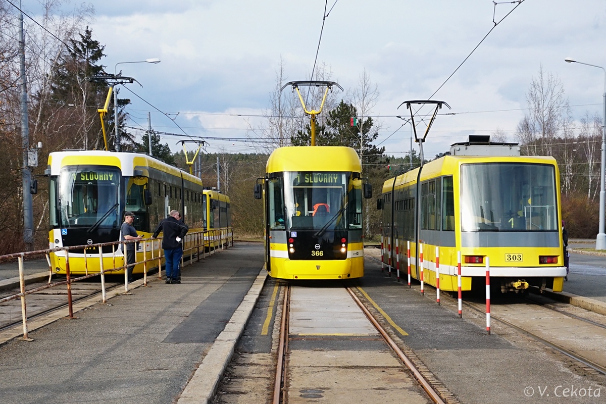 Pilsen, Škoda 03T2 Astra Nr. 303; Pilsen, EVO 2 Nr. 371