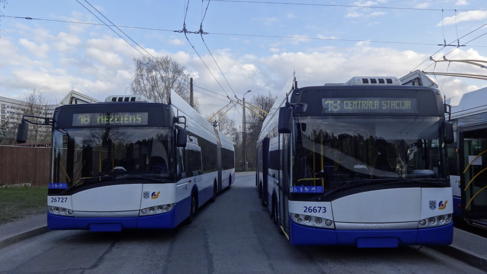 Riga, Solaris Trollino III 18 Ganz-Škoda Nr. 26727; Riga, Solaris Trollino III 18 Ganz-Škoda Nr. 26673