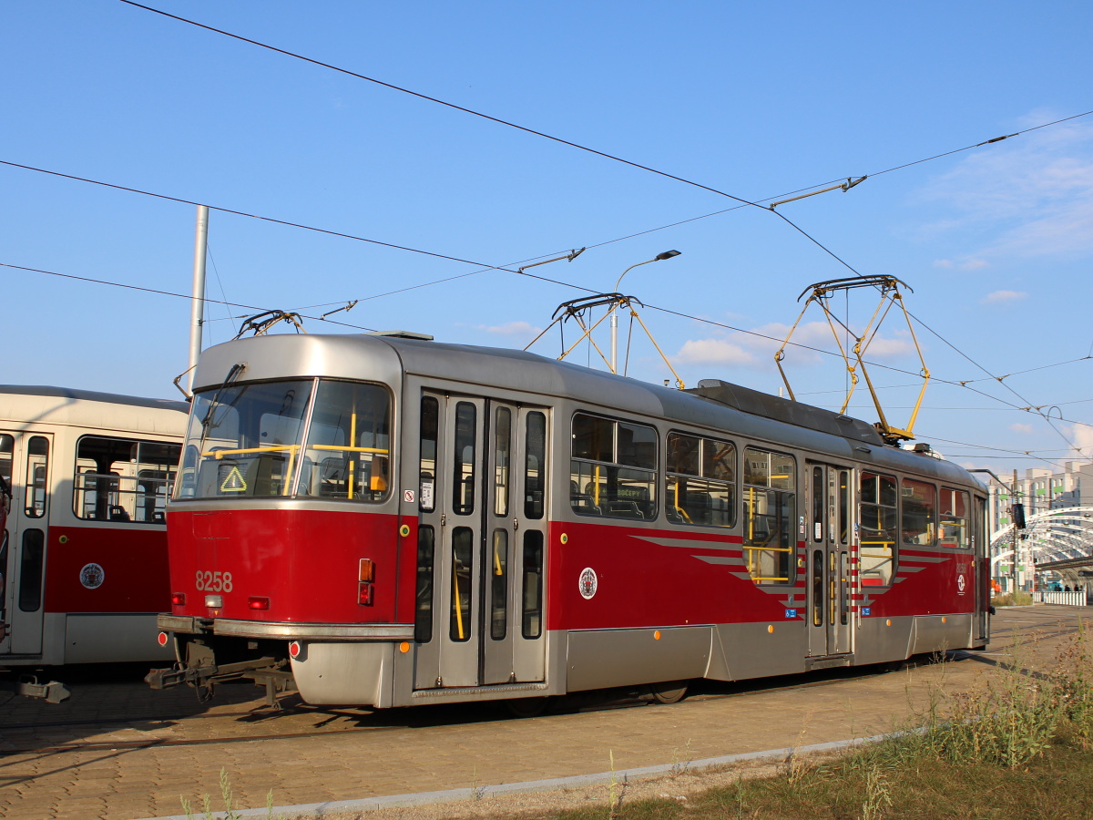 Прага, Tatra T3R.PLF № 8258