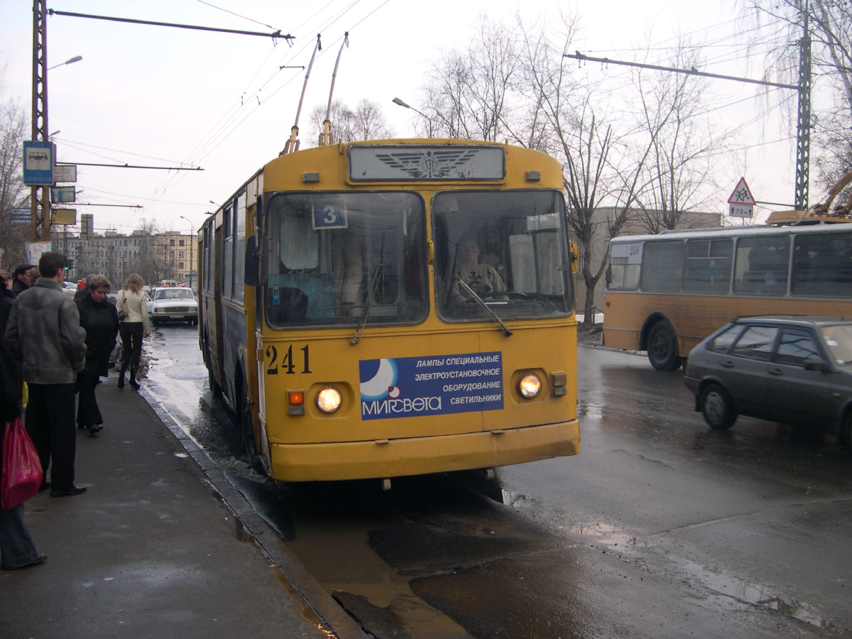 Петрозаводск, ЗиУ-682В [В00] № 241; Петрозаводск, ЗиУ-682В-012 [В0А] № 258