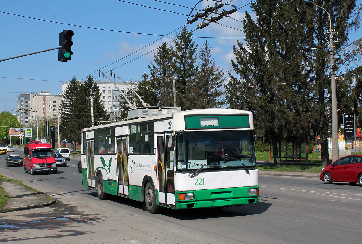 Łuck, MPK/Jelcz 120MT Nr 221; Łuck — Memorial Sunday, routes to Harazdzha Łuck, MPK/Jelcz 120MT Nr 221; Łuck — Memorial Sunday, routes to Harazdzha